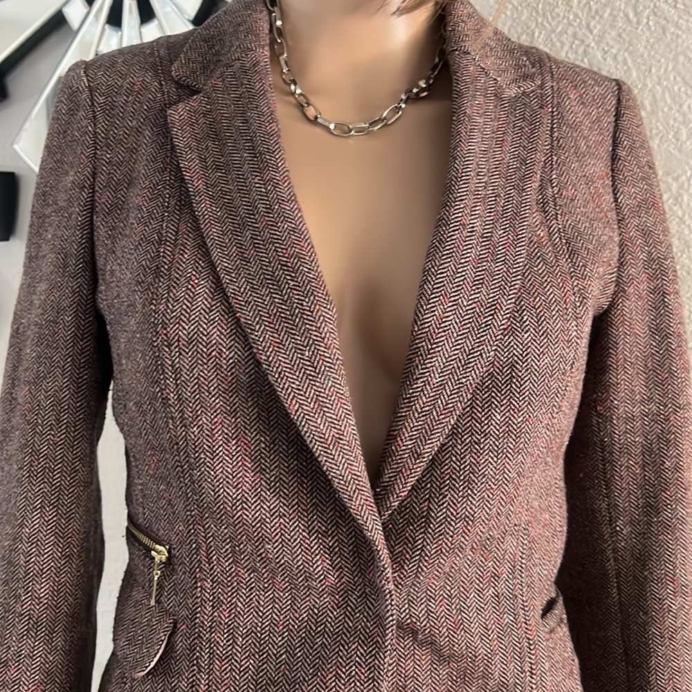 (H&M) ladies wood coat size 6 (fits more like  size 4)